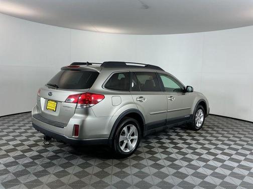 Tungsten Metallic 2014 Subaru Outback 2.5i Limited
