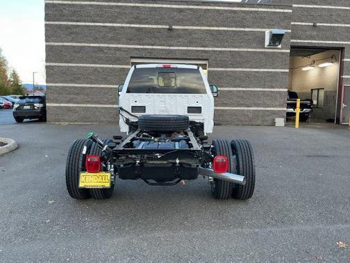 Oxford White 2026 Ford F-450 DRW