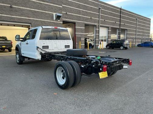 Oxford White 2026 Ford F-450 DRW