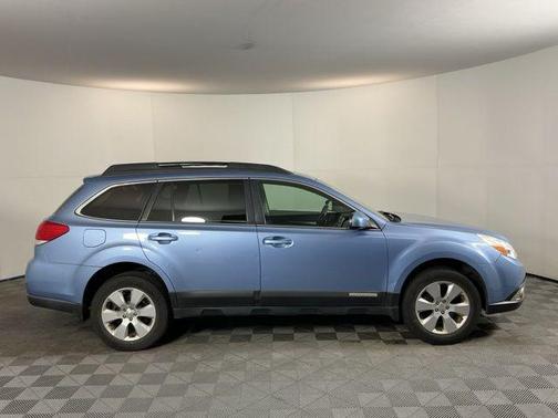 Sky Blue Metallic 2010 Subaru Outback 2.5 i Premium