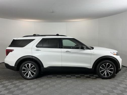 2024 Ford Explorer ST-Line