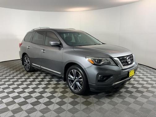 2017 Nissan Pathfinder Platinum