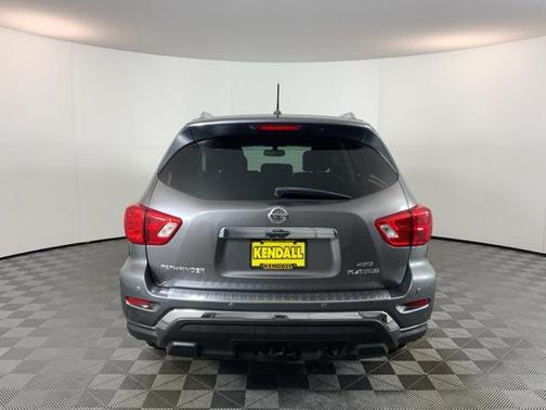 2017 Nissan Pathfinder Platinum