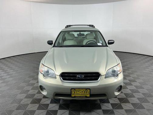 Champagne Gold Opal 2006 Subaru Outback 2.5 i