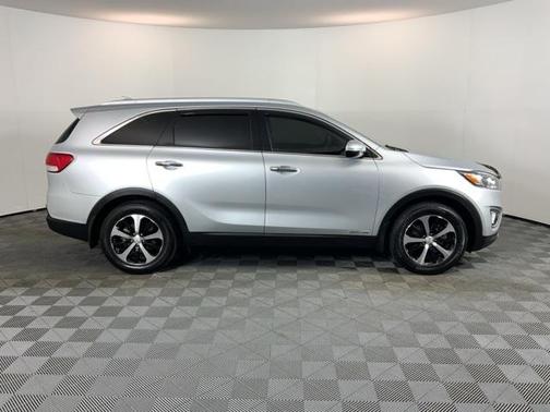 2017 Kia Sorento EX