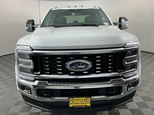 Oxford White 2025 Ford F-450 Lariat