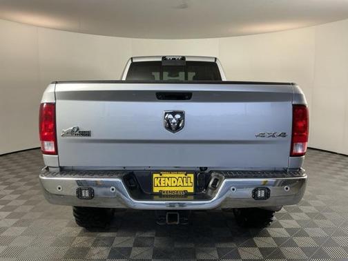 2018 RAM 2500 Big Horn Crew Cab 4x4 8' Box