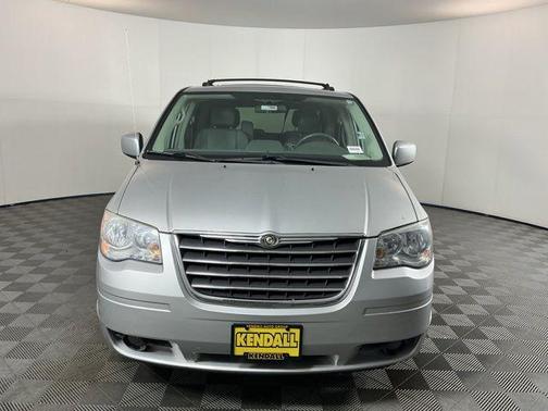 Bright Silver Metallic 2008 Chrysler Town & Country Touring