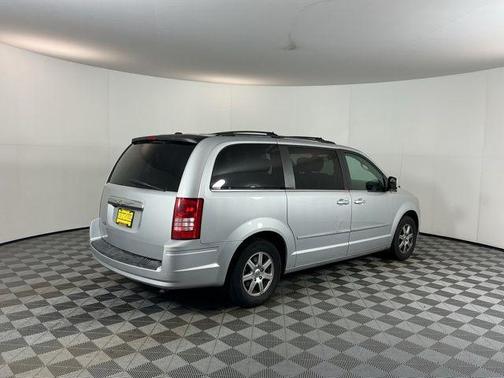 Bright Silver Metallic 2008 Chrysler Town & Country Touring