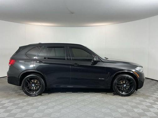 Black Sapphire Metallic 2018 BMW X5 xDrive50i