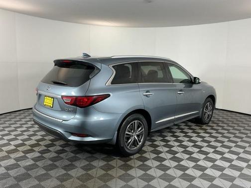 2017 INFINITI QX60 Base