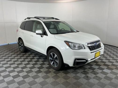 Crystal White Pearl 2018 Subaru Forester 2.5i Premium