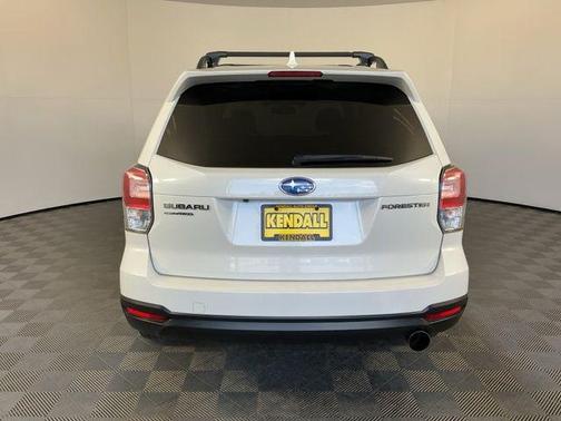 Crystal White Pearl 2018 Subaru Forester 2.5i Premium