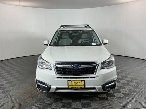 Crystal White Pearl 2018 Subaru Forester 2.5i Premium