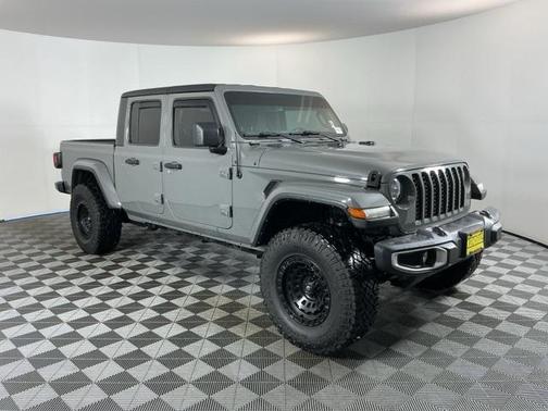 2022 Jeep Gladiator Sport S