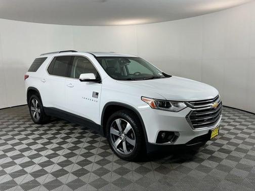 Summit White 2018 Chevrolet Traverse LT