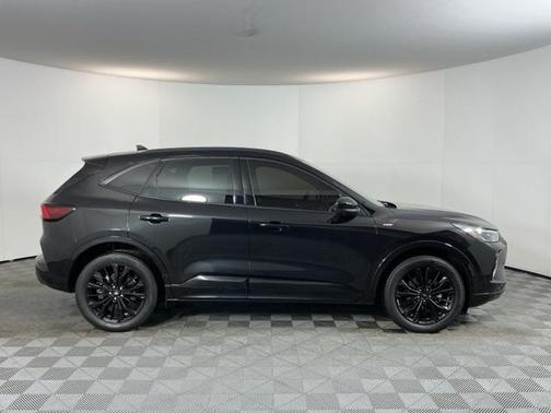 2023 Ford Escape ST-Line Elite