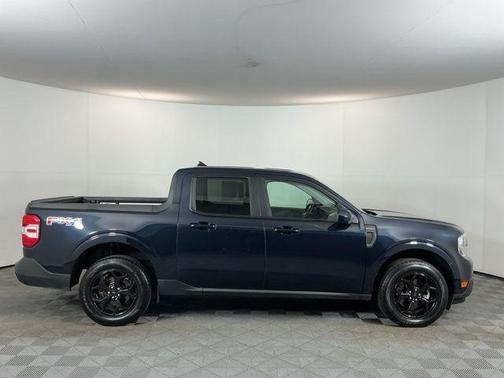 Blue Metallic 2022 Ford Maverick Lariat
