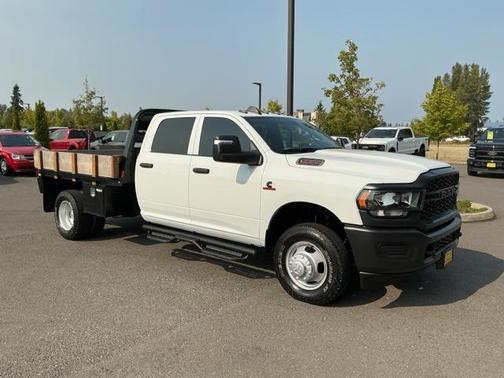 2024 RAM 3500 Tradesman Crew Cab 4x4 8' Box