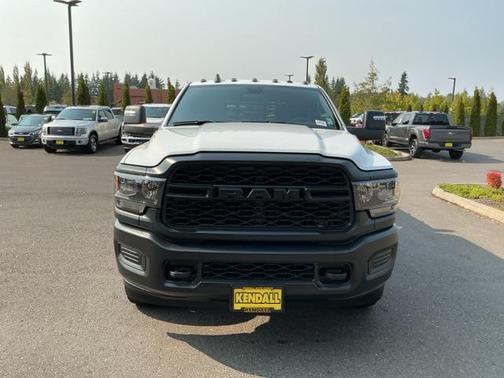 2024 RAM 3500 Tradesman Crew Cab 4x4 8' Box