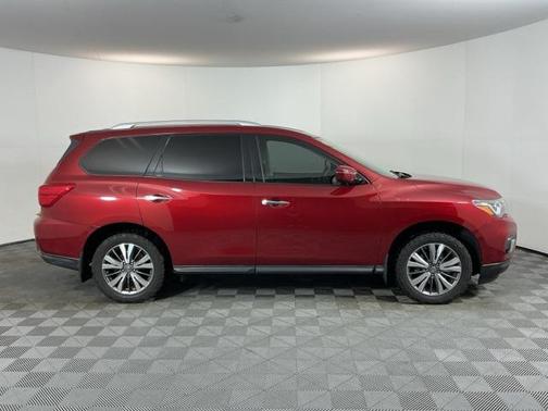 2018 Nissan Pathfinder S