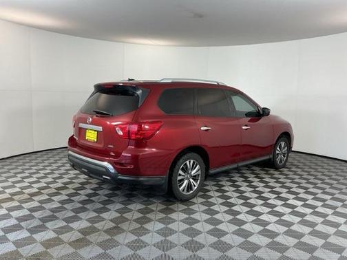 2018 Nissan Pathfinder S