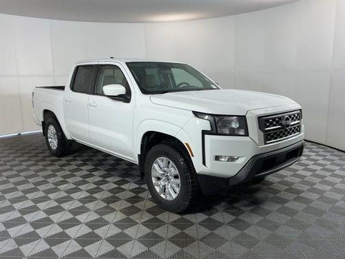 Glacier White 2022 Nissan Frontier SV