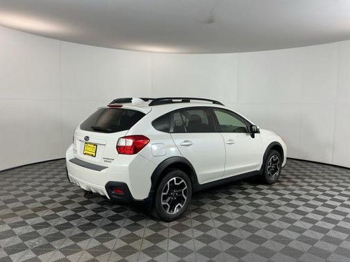 Crystal White Pearl 2016 Subaru Crosstrek 2.0i Limited