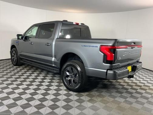 2025 Ford F-150 Lightning LARIAT