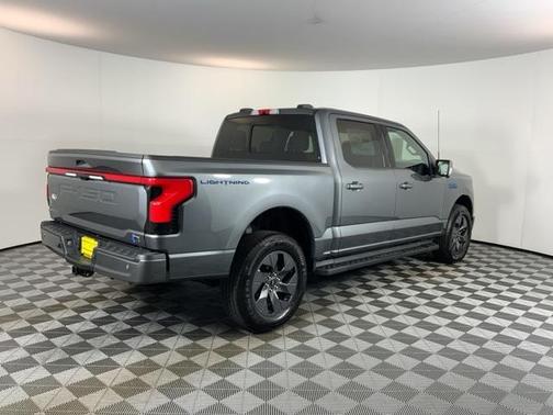 2025 Ford F-150 Lightning LARIAT