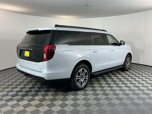 Silver Metallic 2025 Ford Expedition Max Active 4x4