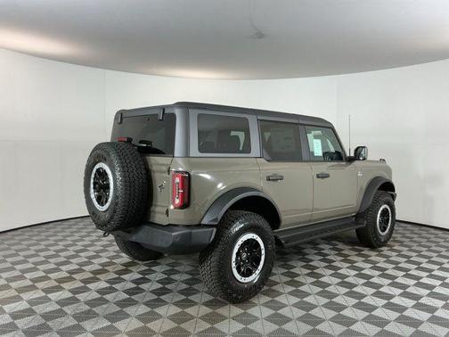 Marsh Gray 2026 Ford Bronco Outer Banks