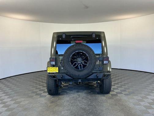 Tank 2015 Jeep Wrangler Unlimited Rubicon