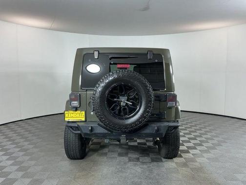 Tank 2015 Jeep Wrangler Unlimited Rubicon