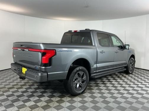 2025 Ford F-150 Lightning LARIAT