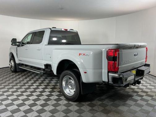 Avalanche 2025 Ford F-450 Lariat