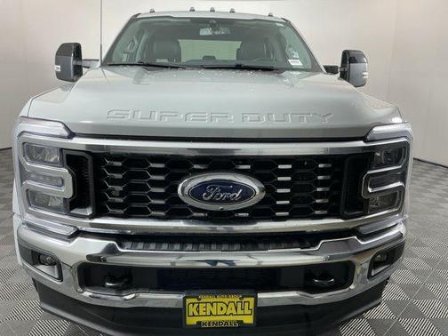 Avalanche 2025 Ford F-450 Lariat