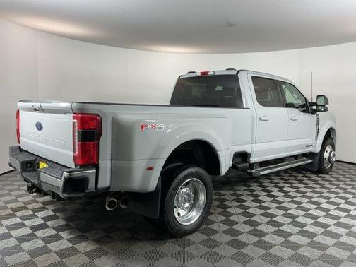 Avalanche 2025 Ford F-450 Lariat