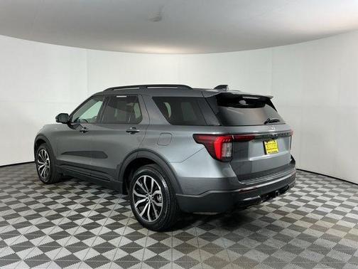 Gray Metallic 2026 Ford Explorer ST-Line
