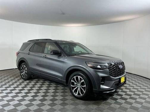 Gray Metallic 2026 Ford Explorer ST-Line
