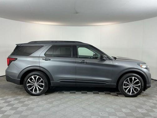 Gray Metallic 2026 Ford Explorer ST-Line