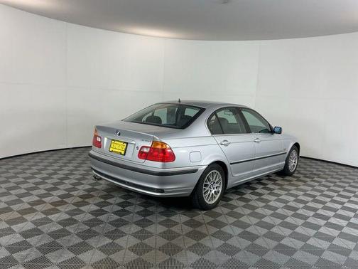 Titanium Silver Metallic 2000 BMW 328 328i