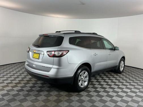 Silver Ice Metallic 2014 Chevrolet Traverse 2LT