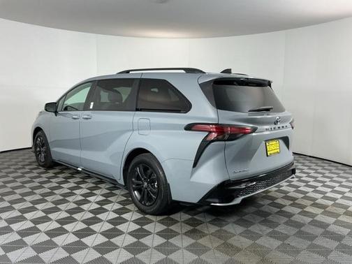 2025 Toyota Sienna Limited 7-Passenger