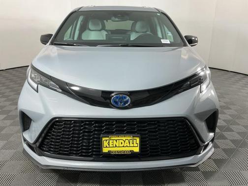 2025 Toyota Sienna Limited 7-Passenger