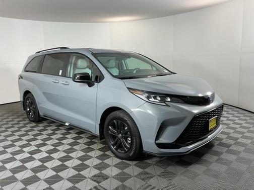 2025 Toyota Sienna Limited 7-Passenger