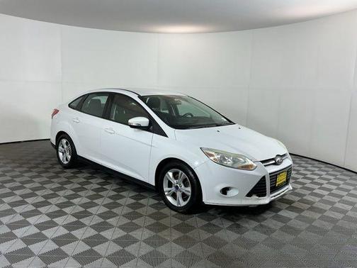 Oxford White 2014 Ford Focus SE
