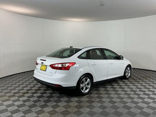 Oxford White 2014 Ford Focus SE