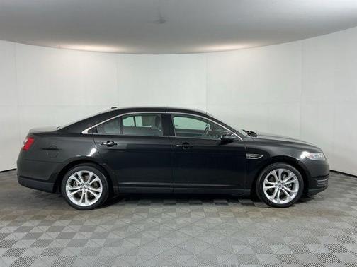 Tuxedo Black Metallic 2013 Ford Taurus SEL