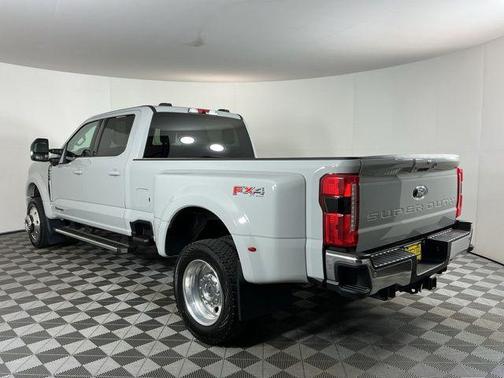 Avalanche 2025 Ford F-450 Lariat